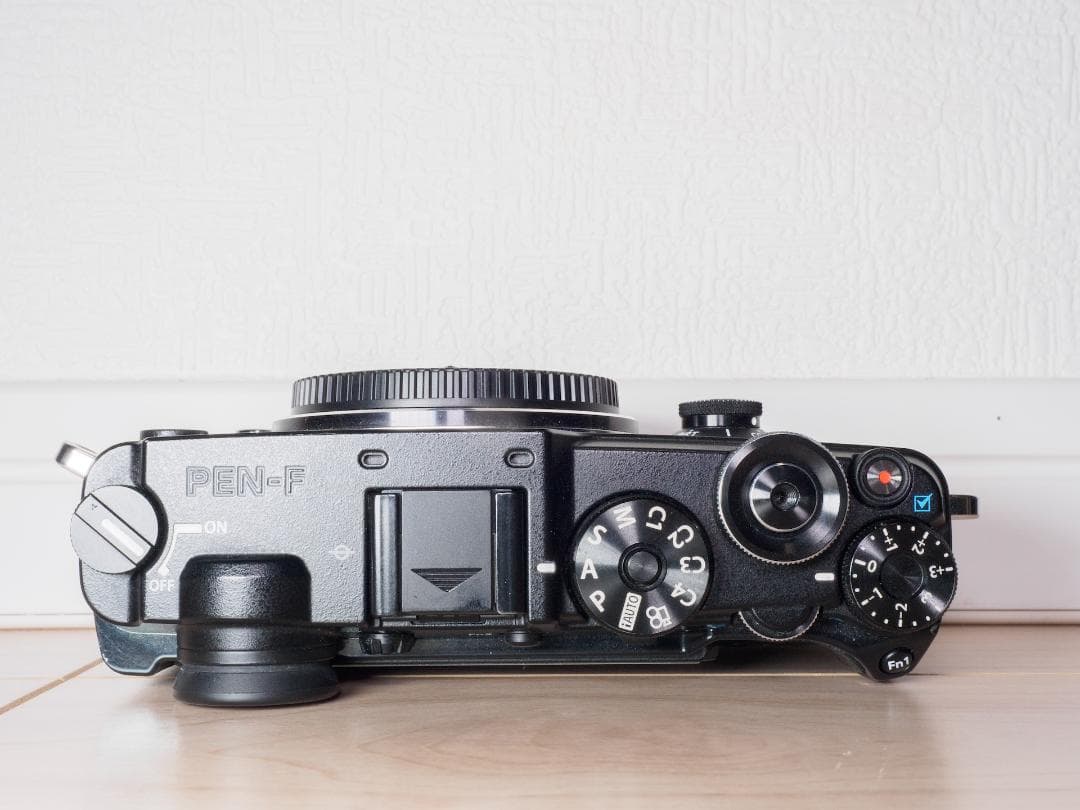 美品 OLYMPUS PEN-F ブラック ショット数3032回