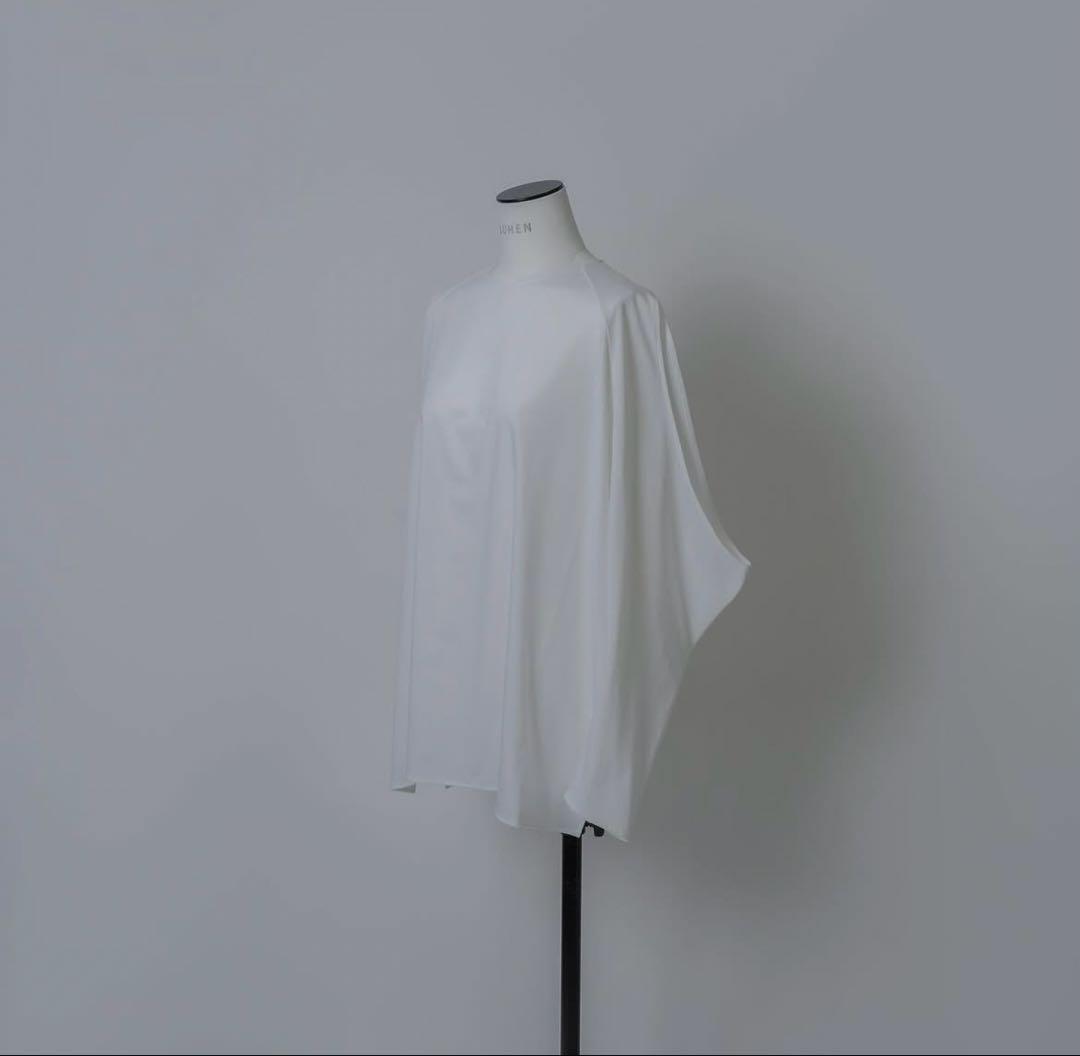 はなはな　LOHEN SHOULDER SLIT CUTSEW