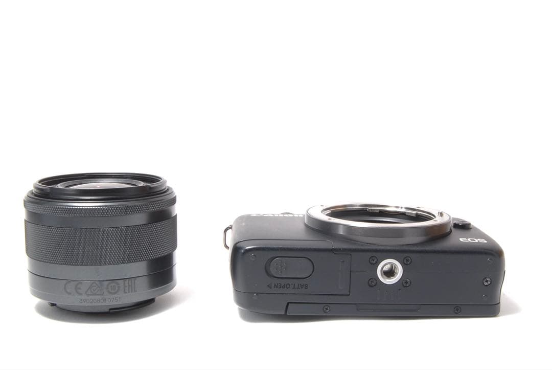 初心者おすすめ♪Canon EOS M10✨単焦点＆標準レンズ付 Wi-Fi搭載