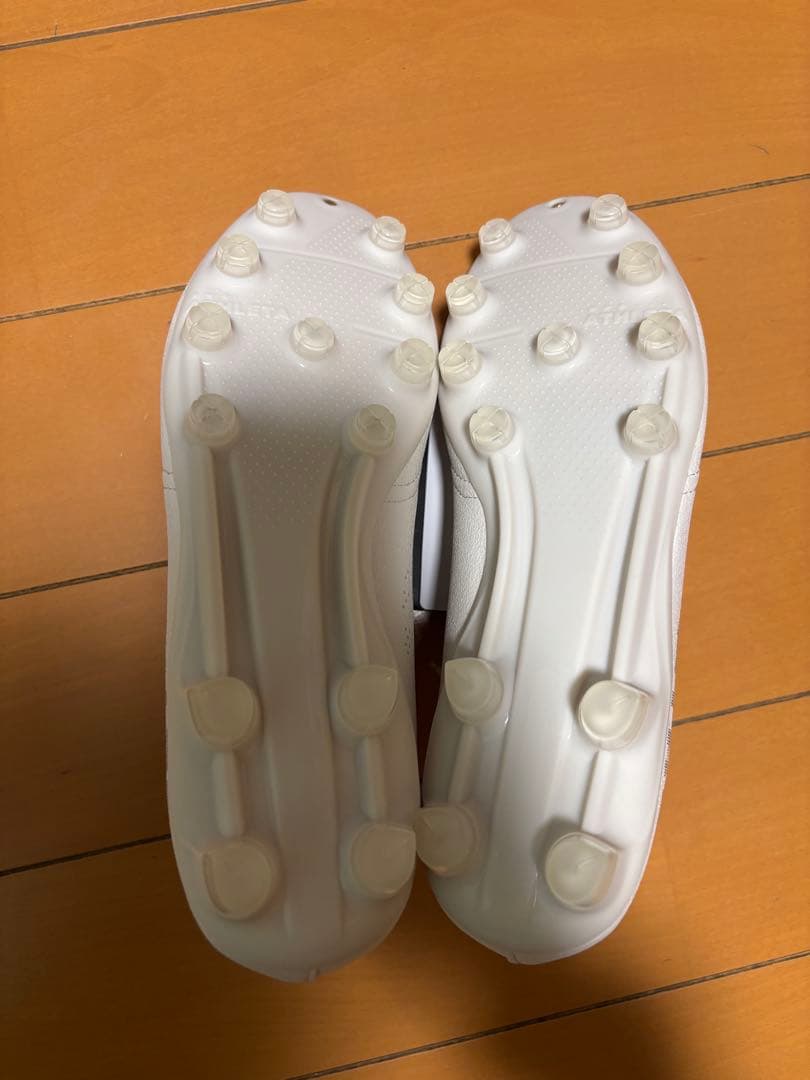 ATHLETAサッカーシューズ
