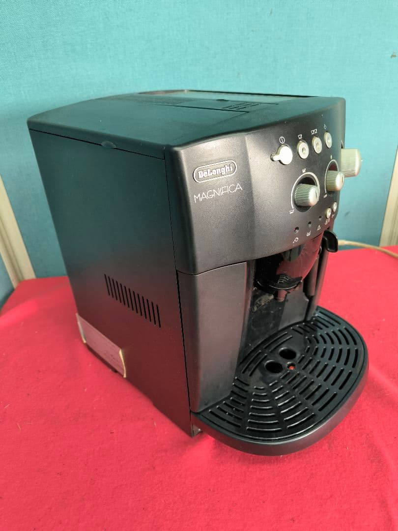 2021年製デロンギ 全自動コーヒーマシン/エスプレッソ 　ESAM1000SJ