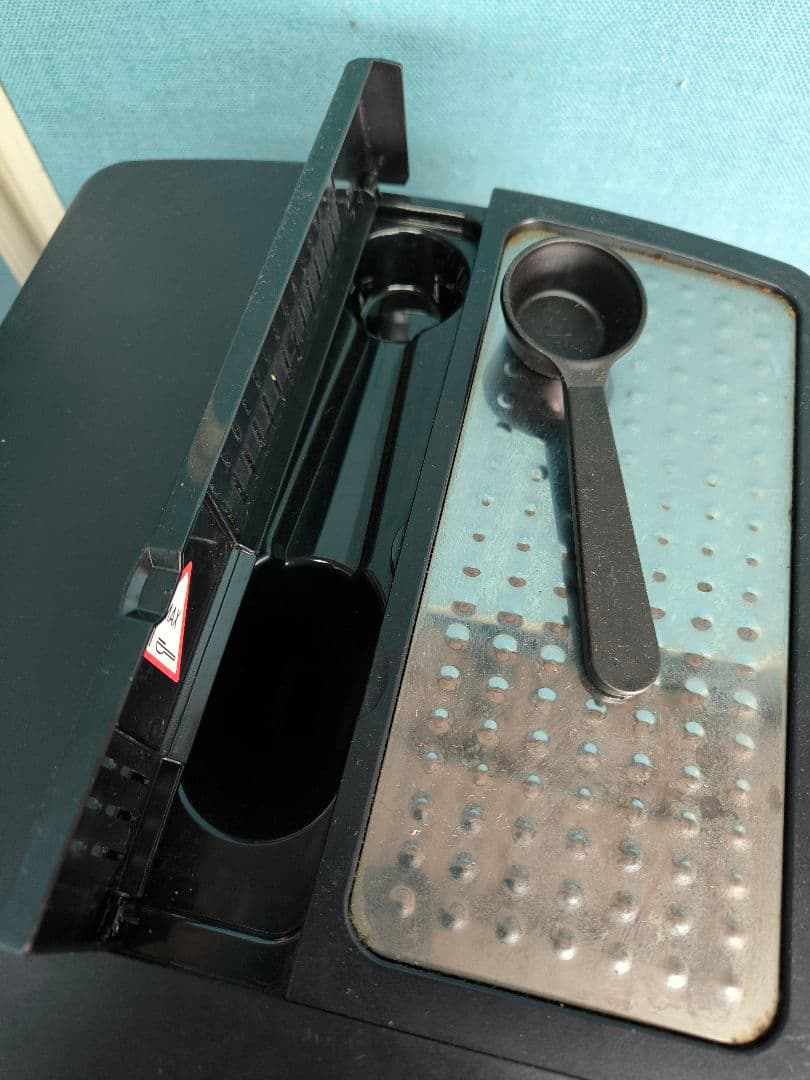 2021年製デロンギ 全自動コーヒーマシン/エスプレッソ 　ESAM1000SJ