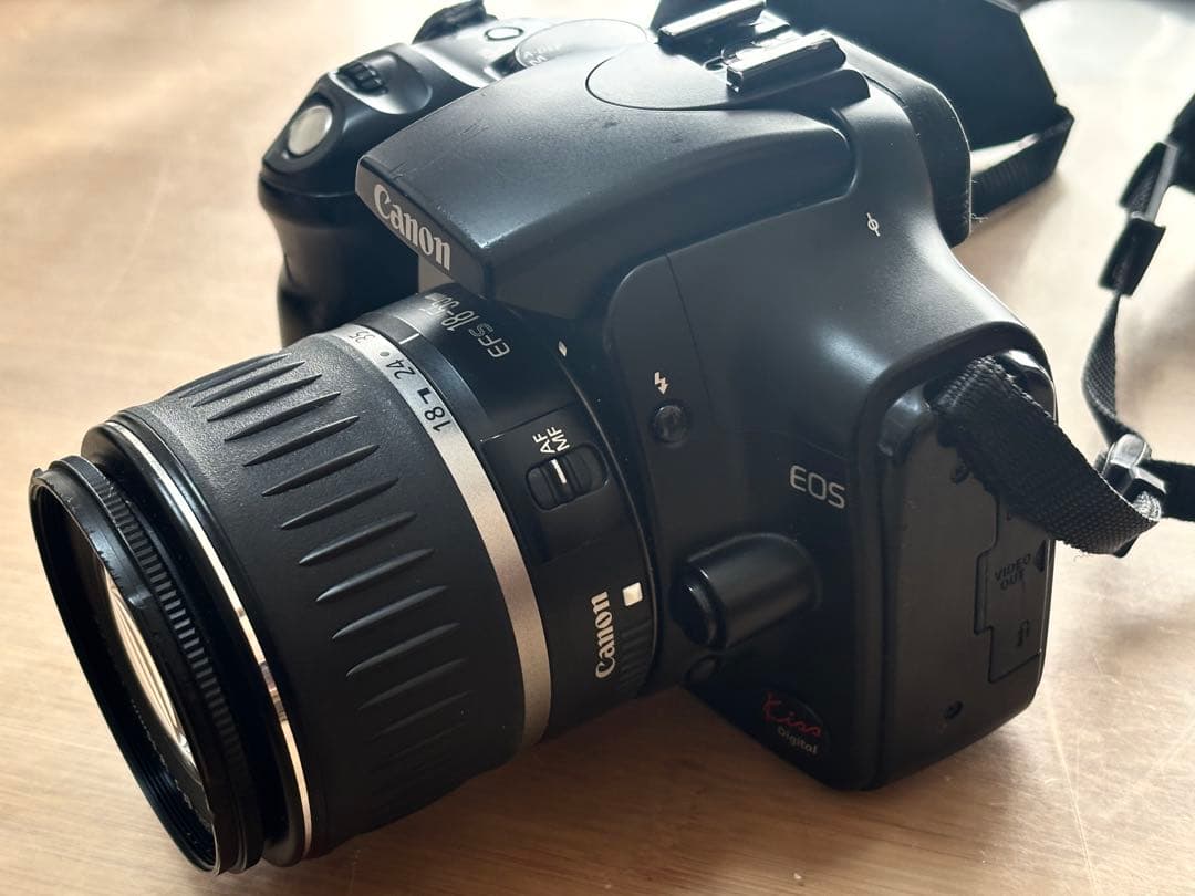 Canon EOS Kiss Digital 一眼レフ カメラ レンズ2本