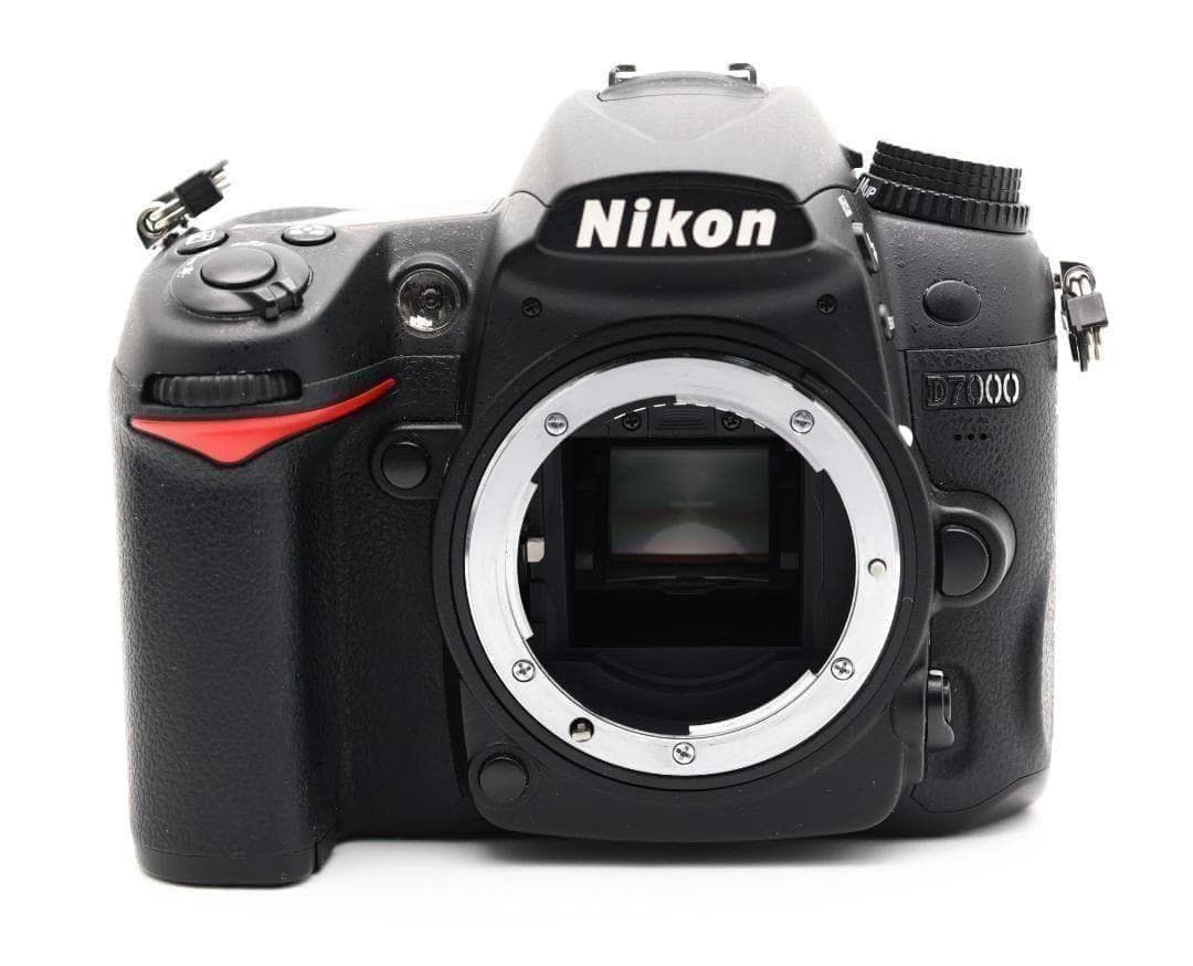 ■完動品 Nikon D7000 デジタル一眼レフ　ショット数12669