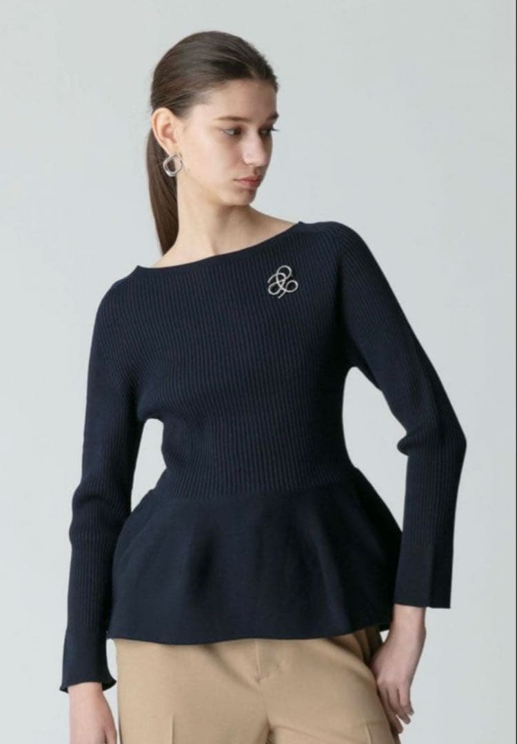 極美品✨アルアバイル　ホールガーメントガーターペプラムプルオーバー　24SS