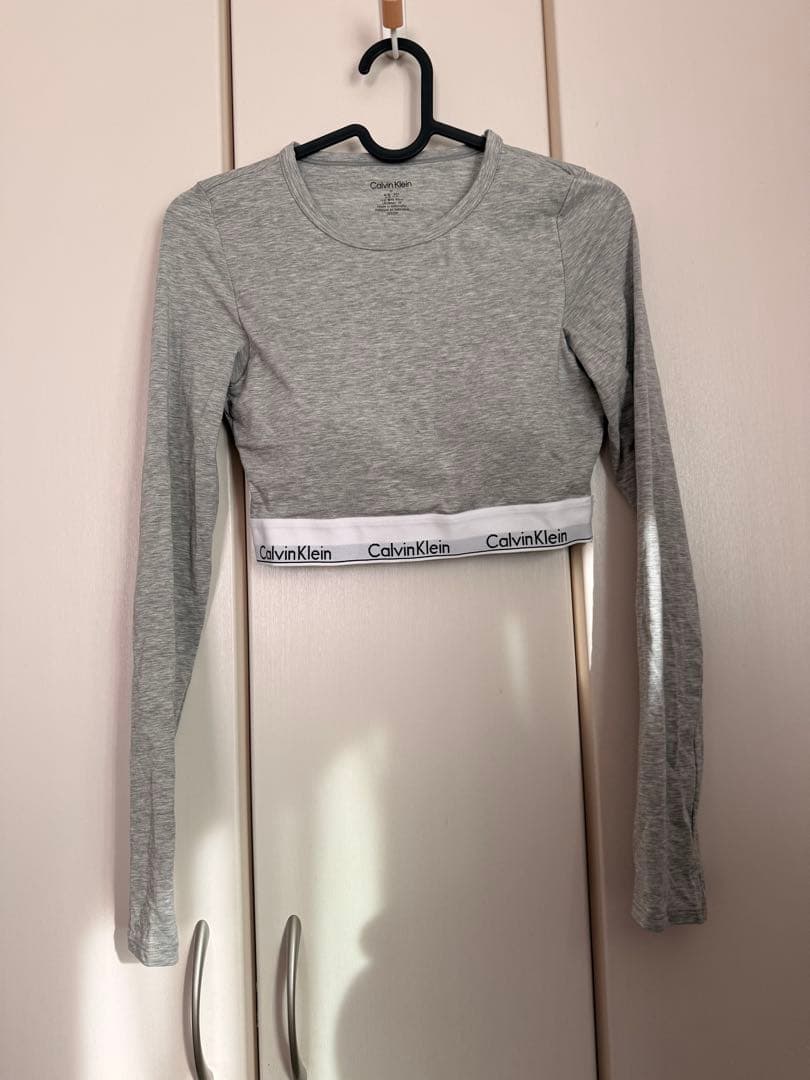   グレー クロップド長袖Tシャツ M