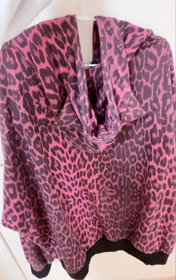 【VOLCAN&APHRODITE】ネコ耳ヒョウ柄ZIPパーカー