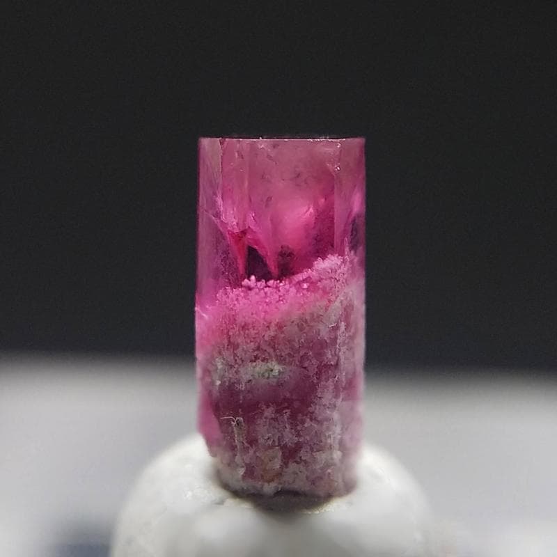 294 レッドベリル ビクスバイト レッドエメラルド 結晶 標本