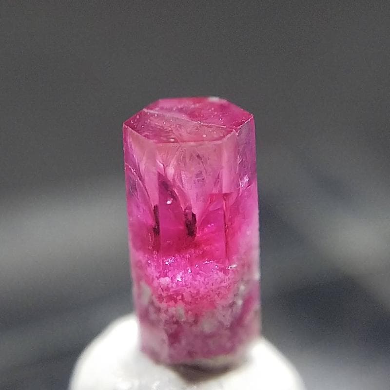 294 レッドベリル ビクスバイト レッドエメラルド 結晶 標本