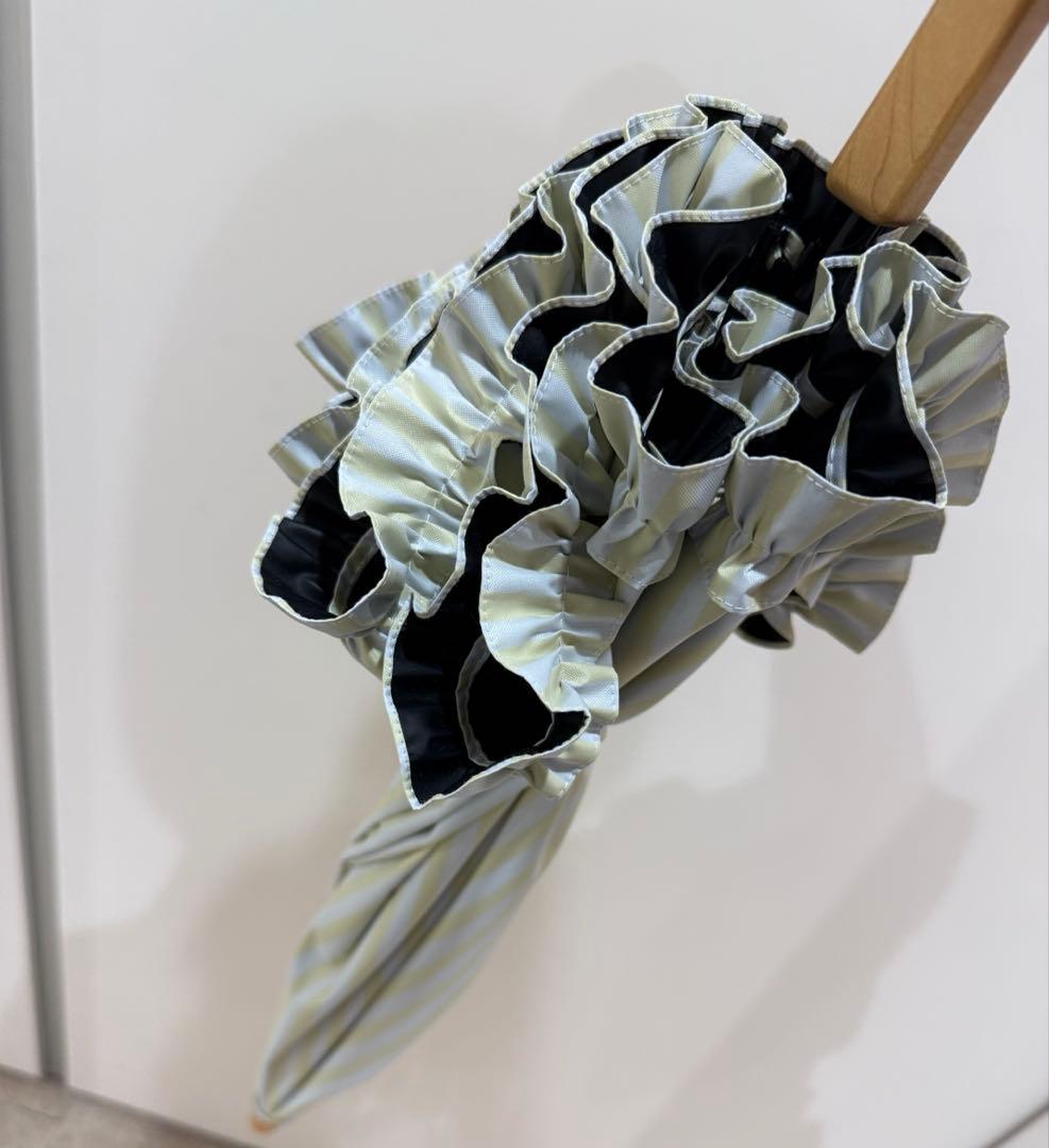 サンバリア100 折りたたみ日傘 2段折 フリル イエロー ストライプ