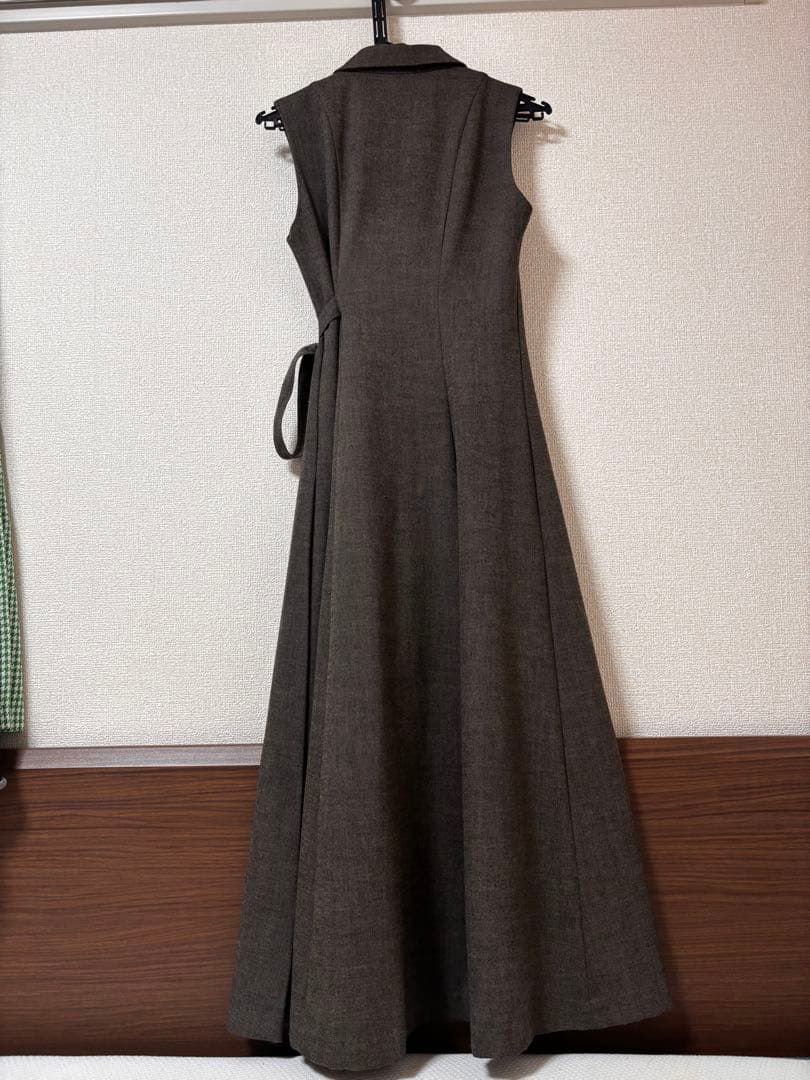 SNIDEL Sustainableサイドプリーツテーラードワンピース