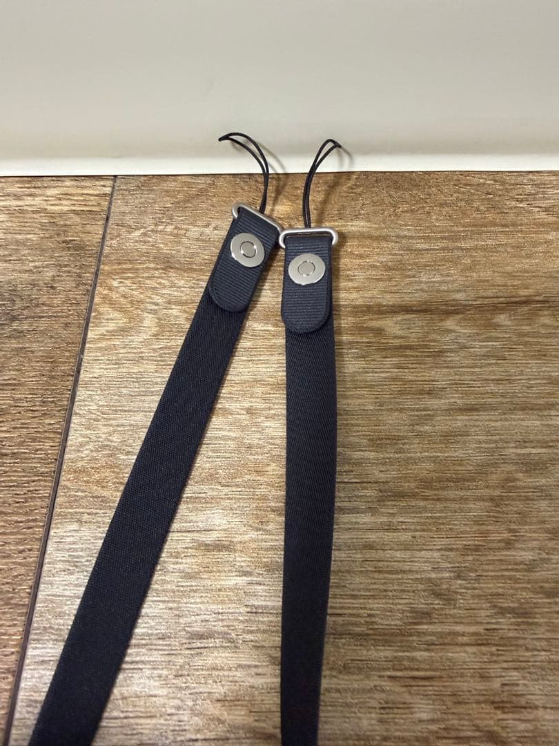 【純正品】iPhone17ProMagsafe対応ケース&クロスボディストラップ