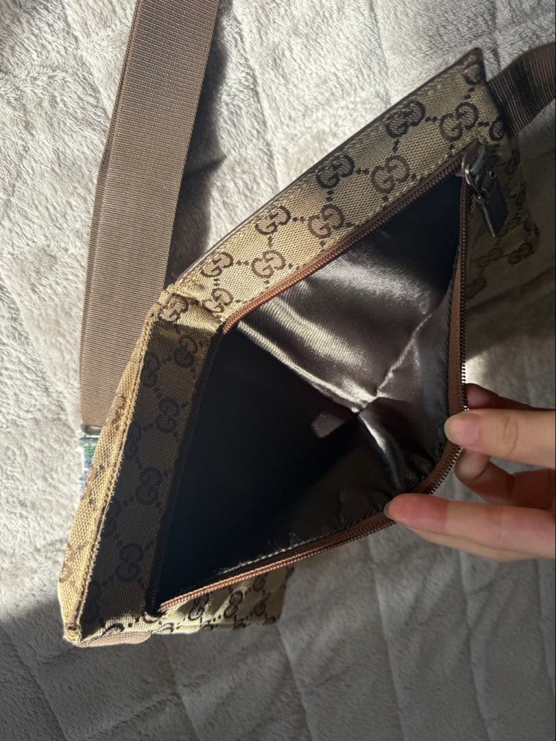大幅値下げ！希少GUCCI　ボディーバッグ　ウェストポーチ　GG柄　キャンパス地