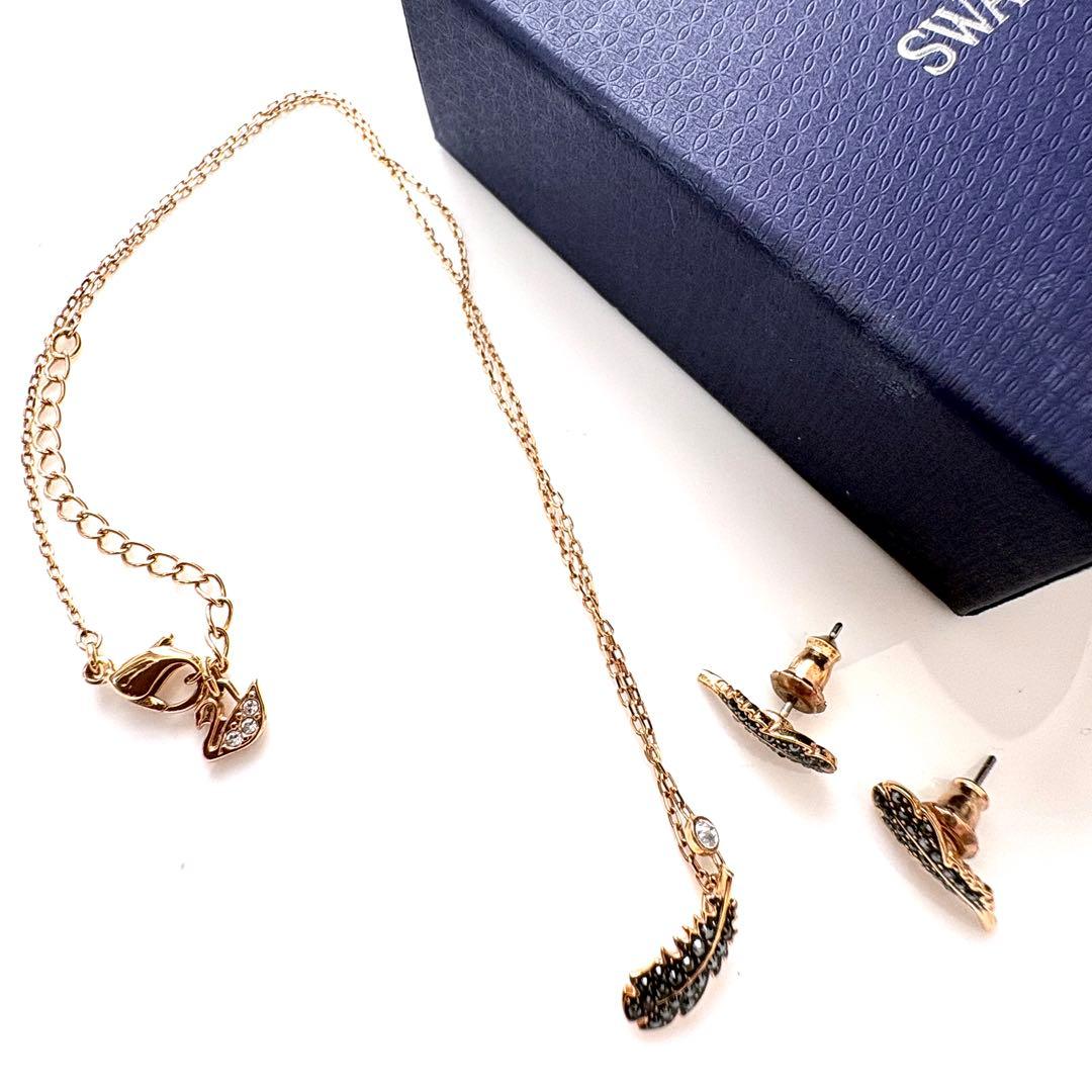 【セット商品】スワロフスキー　ノーティー　ネックレス&ピアス　ゴールドカラー　箱