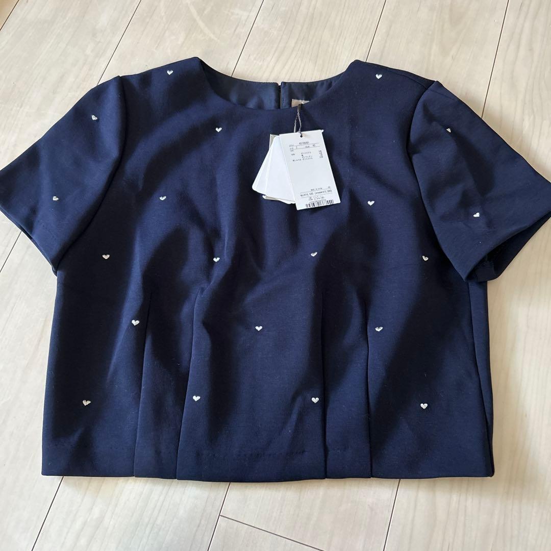 タグ付き新品未使用　JUSGLITTY ハート刺繍クロップドカットソー