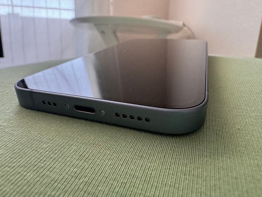 【美品】Apple iPhone 14本体（SIMフリー、デュアルSIM対応）