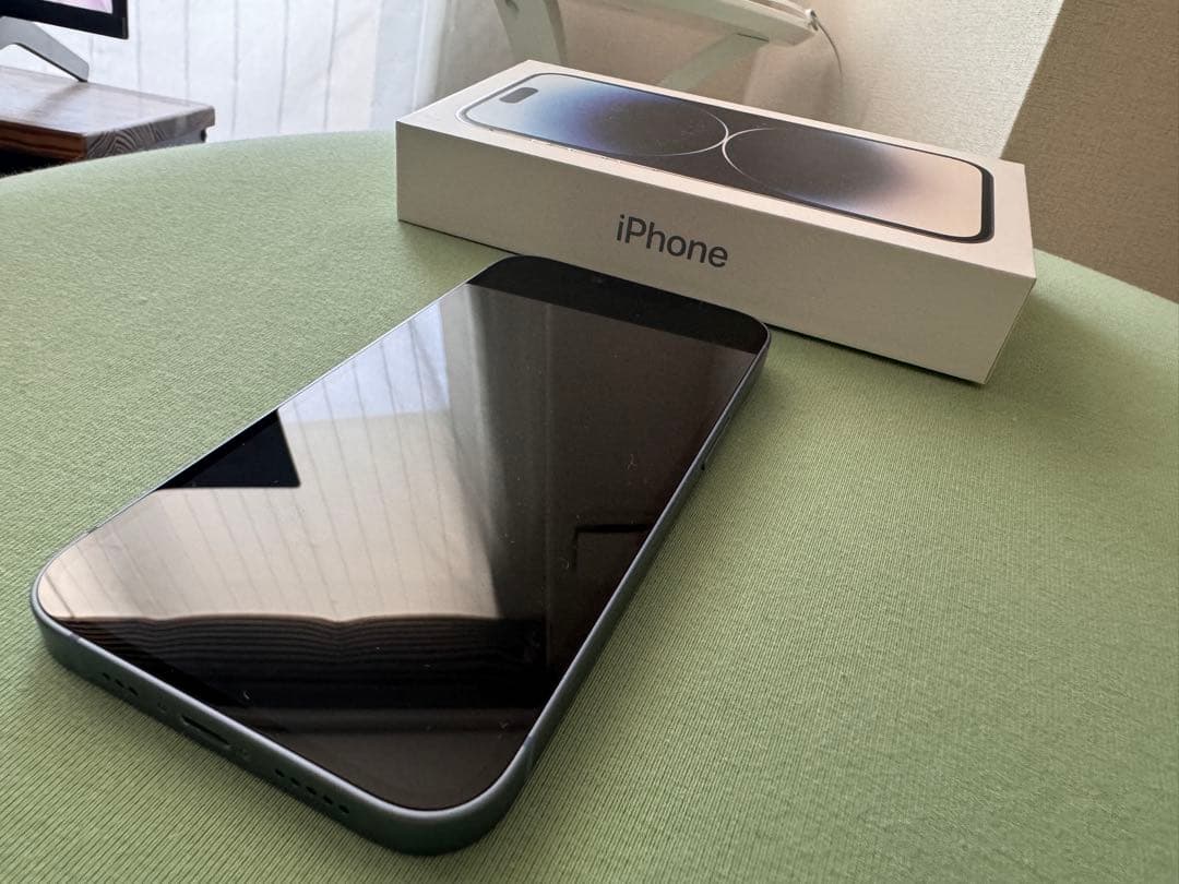 【美品】Apple iPhone 14本体（SIMフリー、デュアルSIM対応）