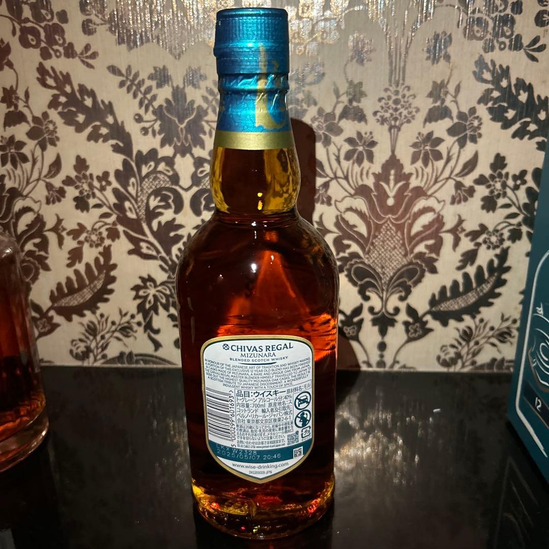 ジ*ジ様 響BLENDERS CHOICE、CHIVAS12年ミズナラ2本セット