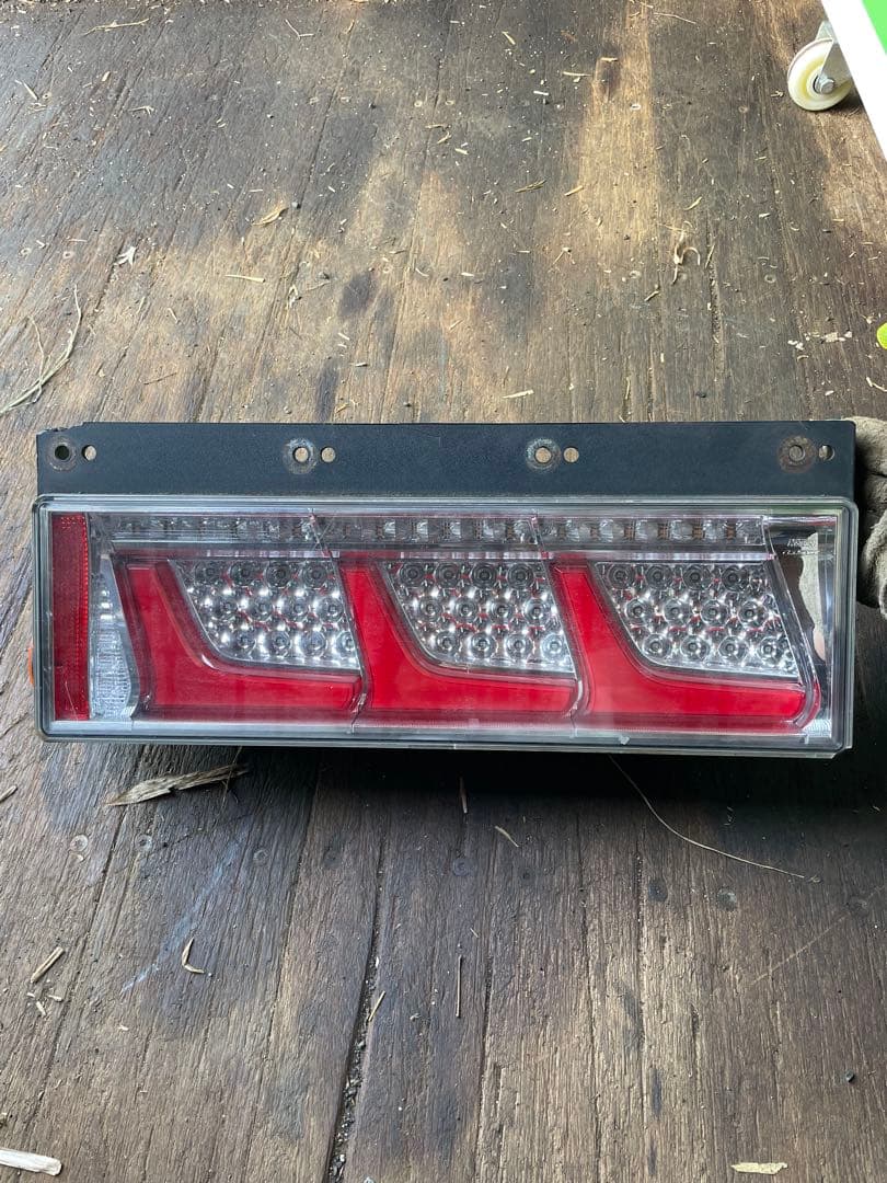 小糸 シーケンシャル テールランプ 左右セット