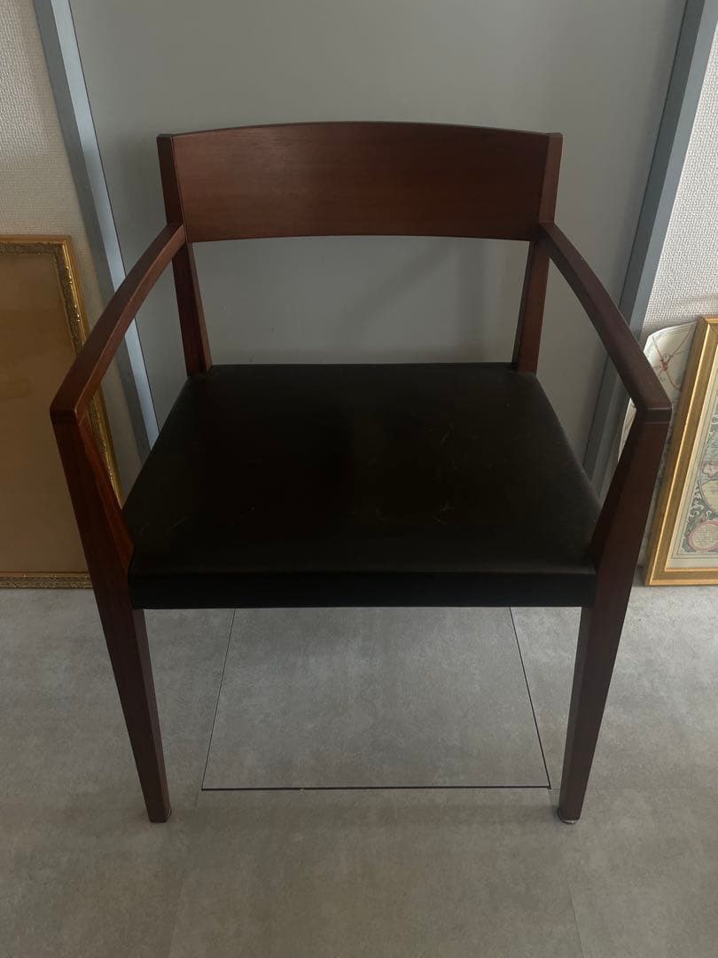 arflex ダイニングチェア　SHIN アームチェア　ウォールナット　レザー