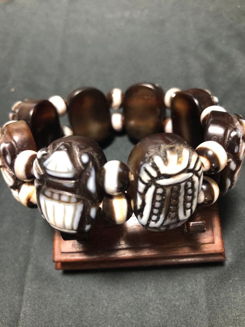 西蔵老礦玉髄八吉祥バングルブレスレット