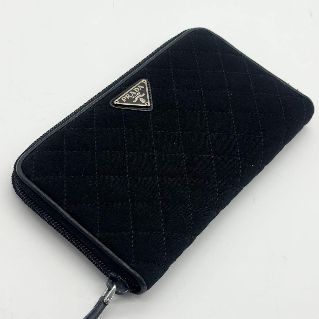 プラダ キンティング ラウンドファスナー 長財布 三角ロゴ