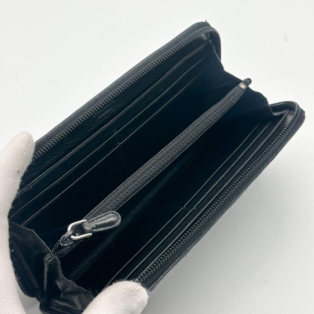 プラダ キンティング ラウンドファスナー 長財布 三角ロゴ