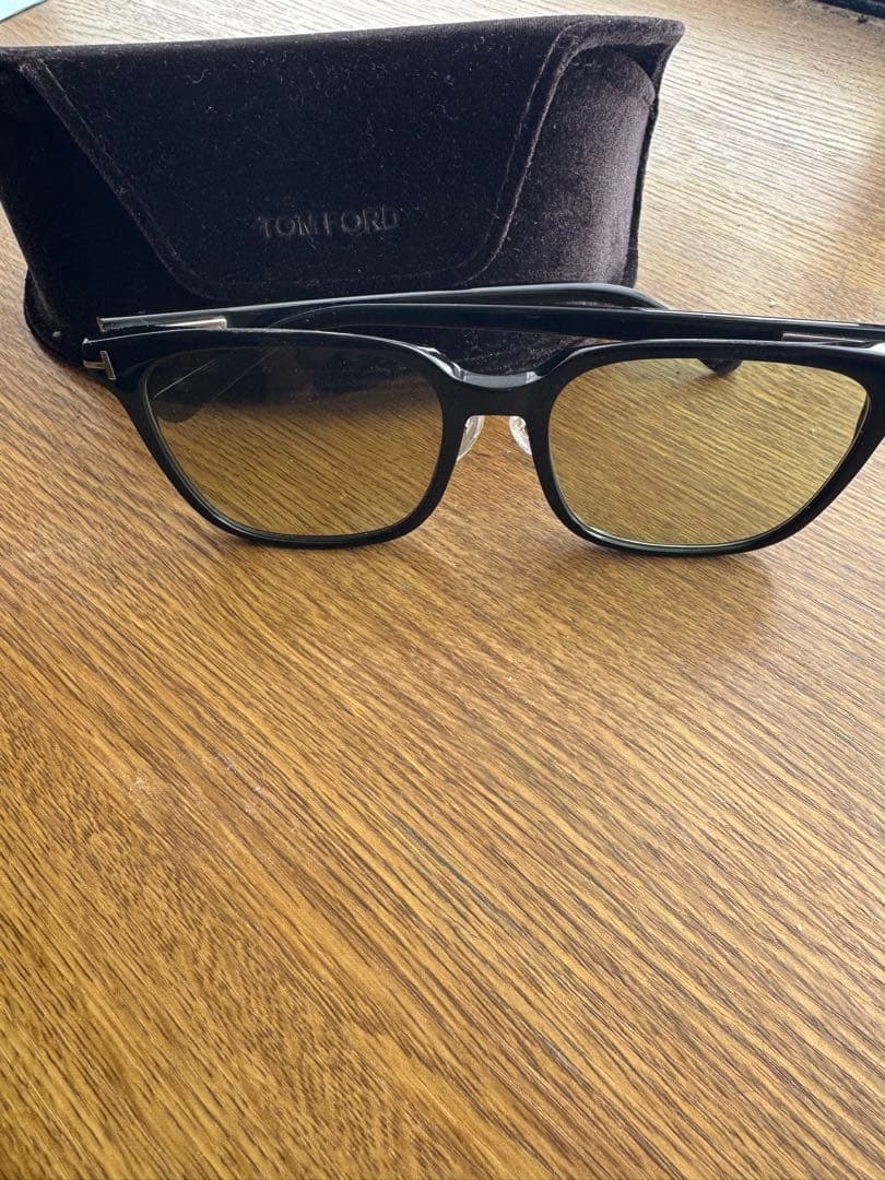 A*様 TOM FORD ブラック サングラス　TF891
