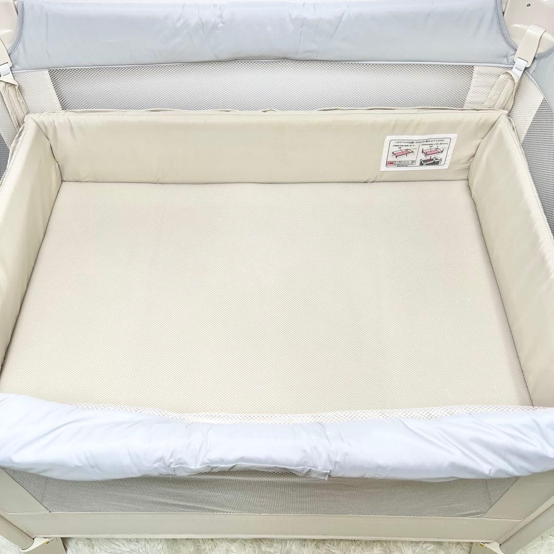 美品 Aprica ココネルエアーAB ベビーベッド 折りたたみ ホワイトグレー