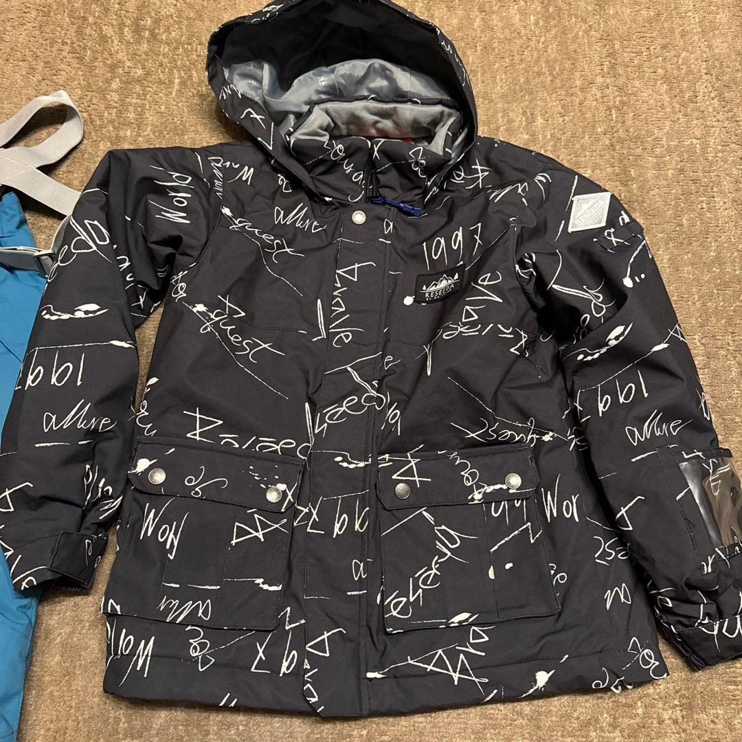 超美品 スノーボード スキー ウェア 上下セット 140 ゴーグルおまけ