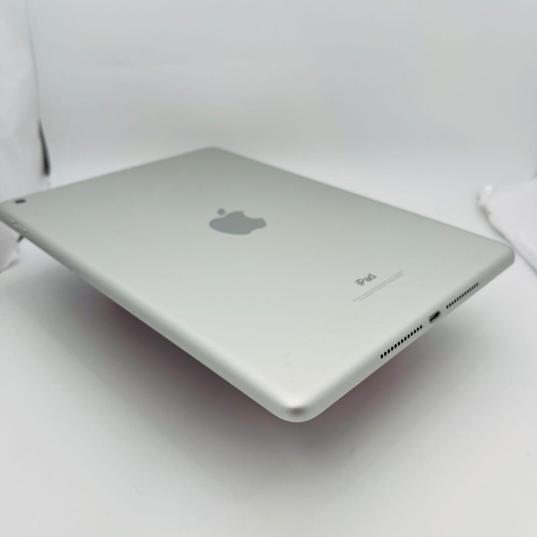 B 100% iPad 6 第6世代 128 GB Wi-Fi シルバー 本体