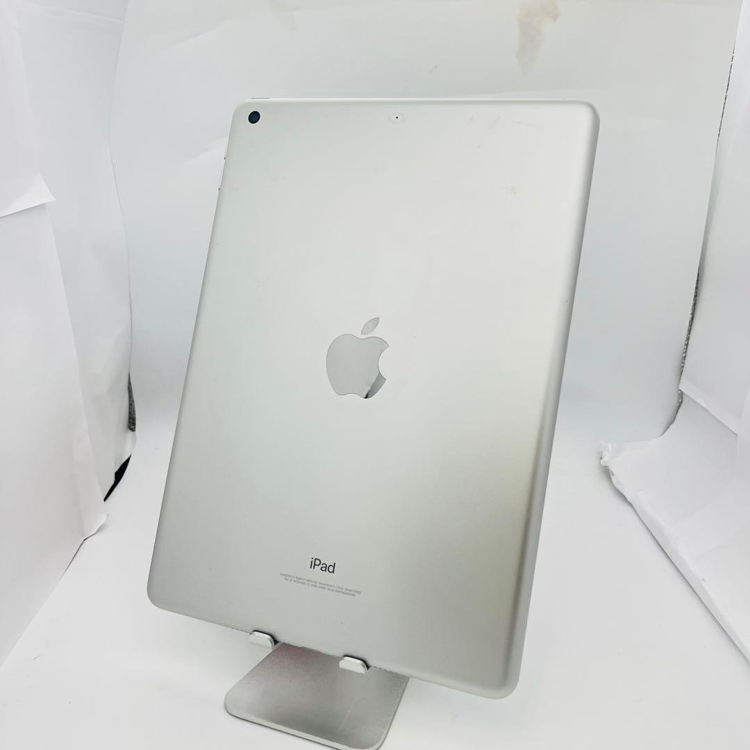 B 100% iPad 6 第6世代 128 GB Wi-Fi シルバー 本体