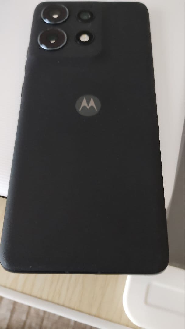 付属品一式全て揃っています。 1ヶ月位使用。 黒のカバー付けていたので綺麗です。