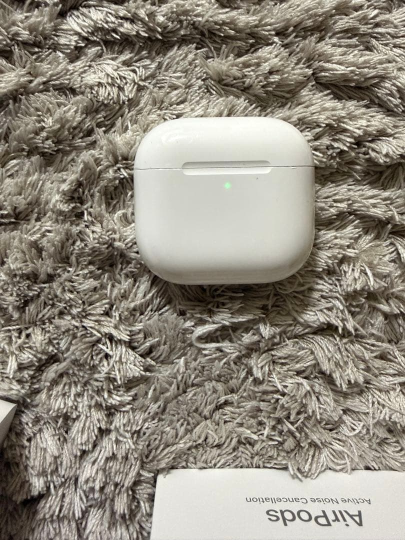 Apple AirPods 4 (ANC) ケースのみ
