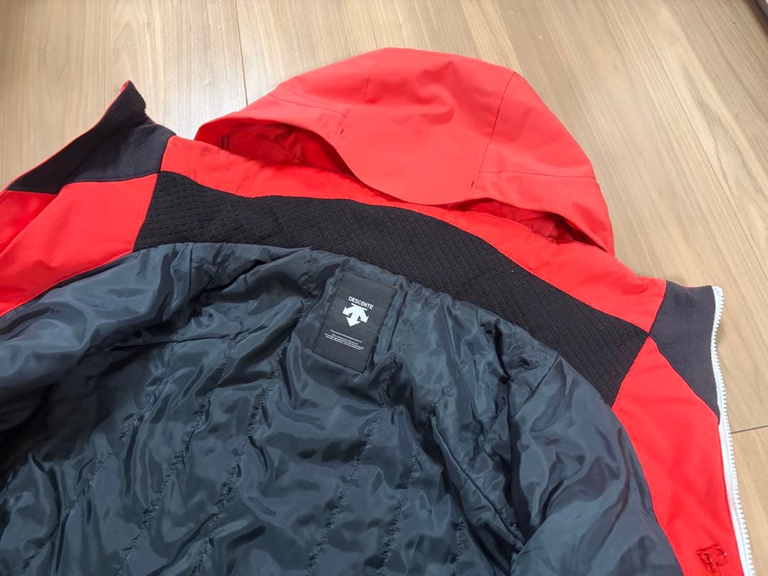 ★送料無料・美品★お洒落　デサント　スキーウエア SAJ デモ　技術選