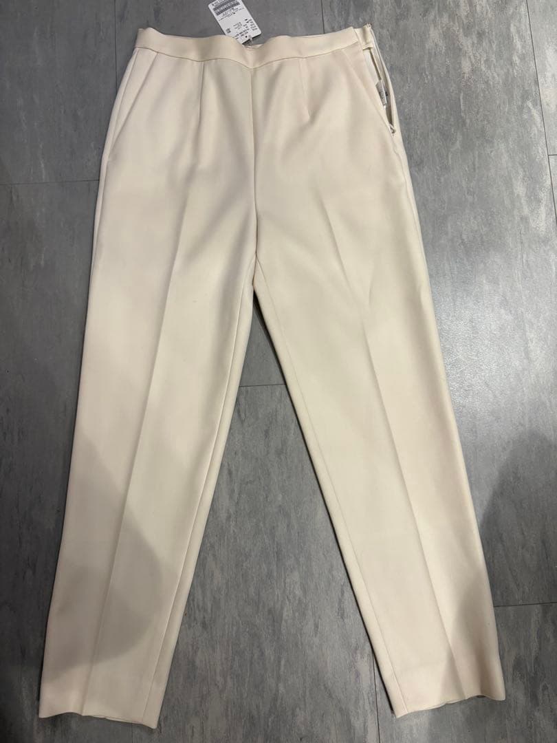 新品タグ付きドゥーズィエムクラス　ホワイトウールパンツ
