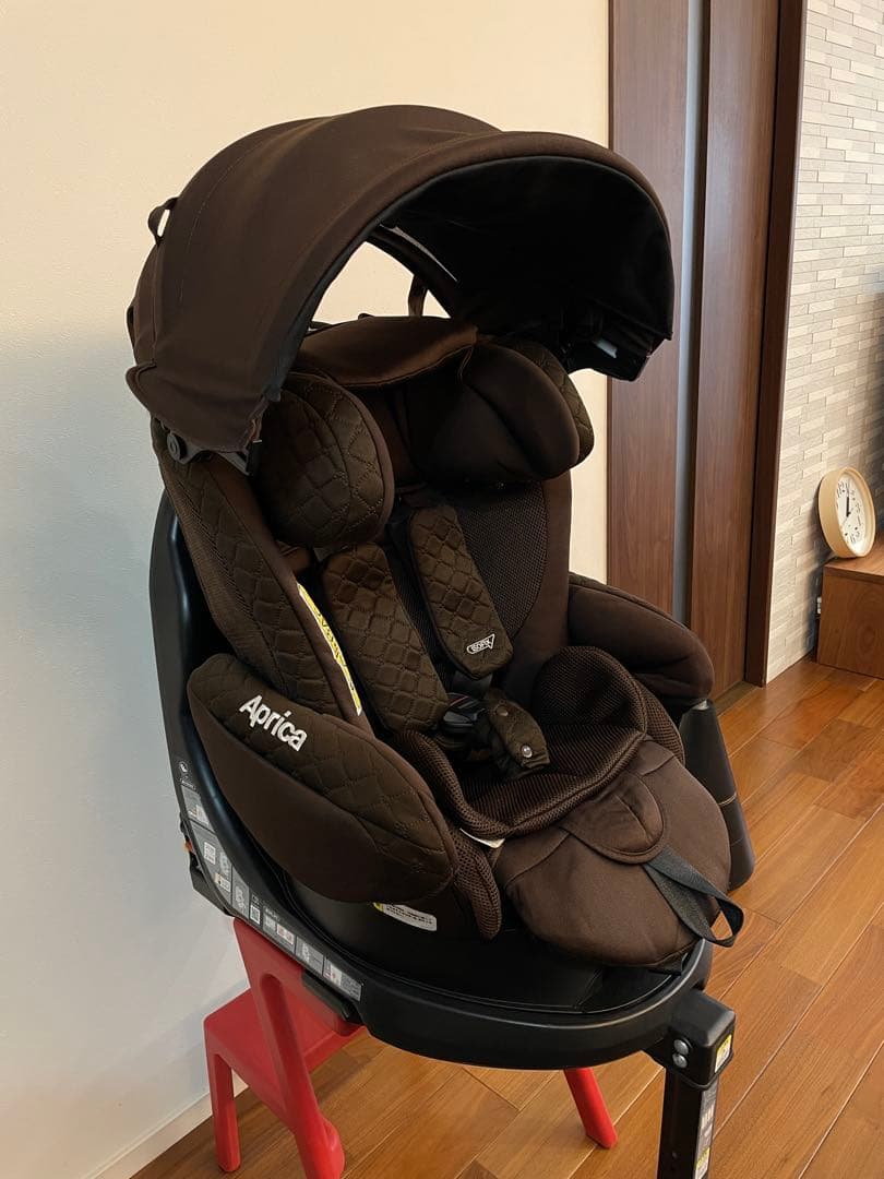 Aprica フラディアグロウ　ISOFIX DX インテリジェンスブラウン