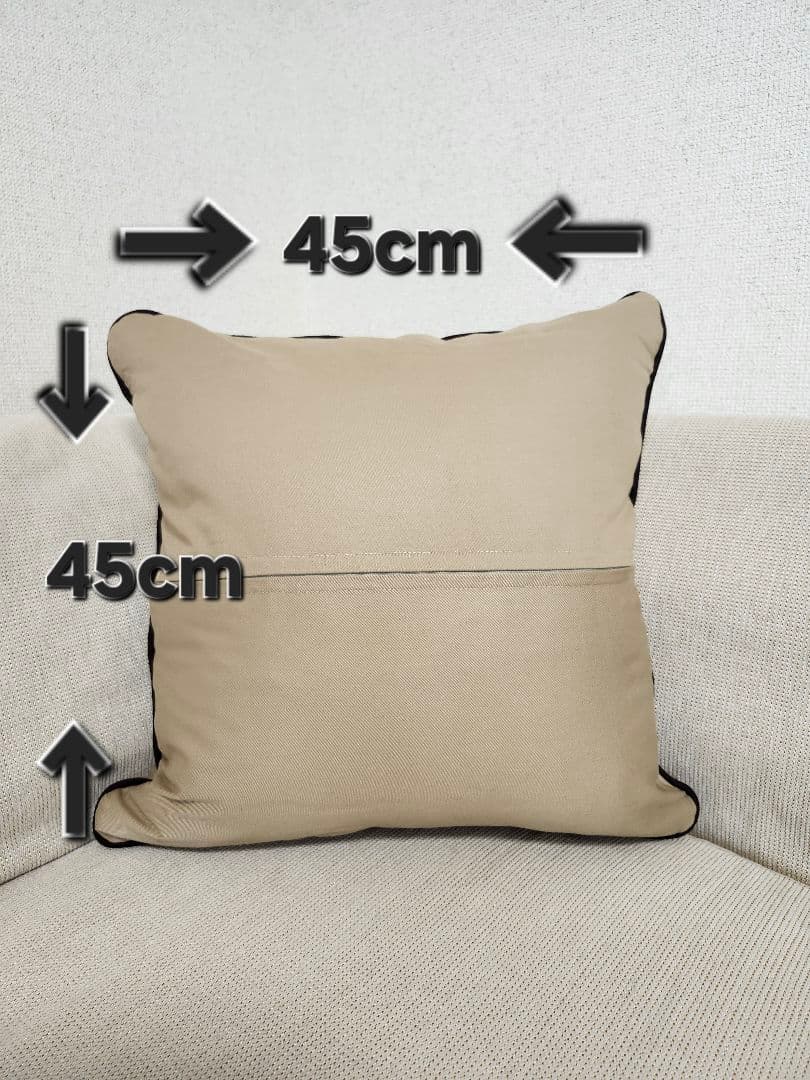 犬の顔　『パグ』クッションカバー