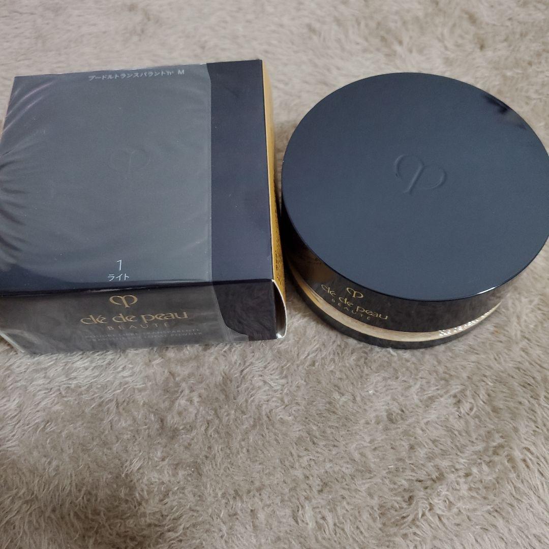 クレ・ド・ポーボーテ　プードルトランスパラントn　M　ライト