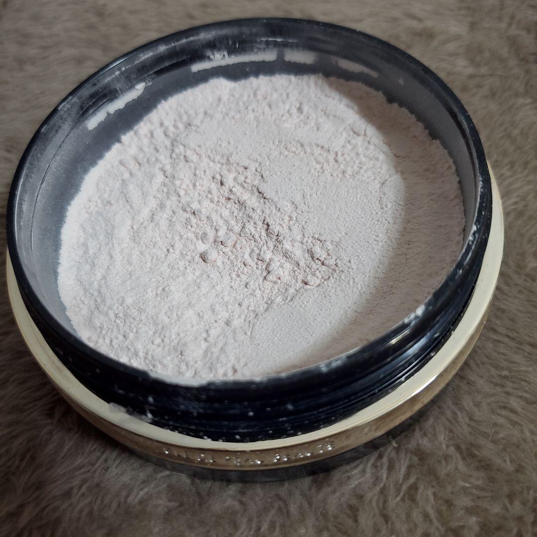 クレ・ド・ポーボーテ　プードルトランスパラントn　M　ライト