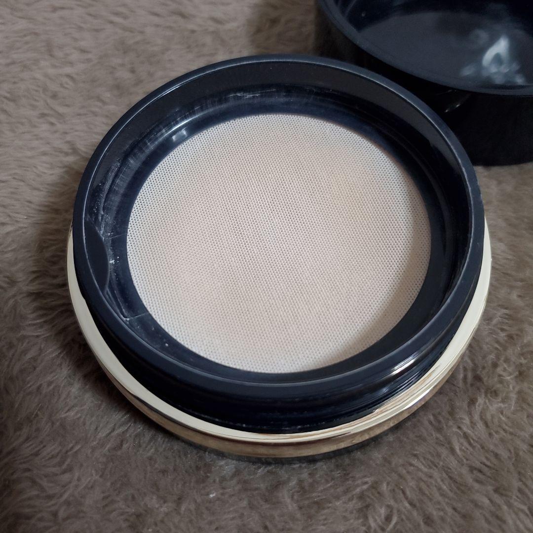 クレ・ド・ポーボーテ　プードルトランスパラントn　M　ライト