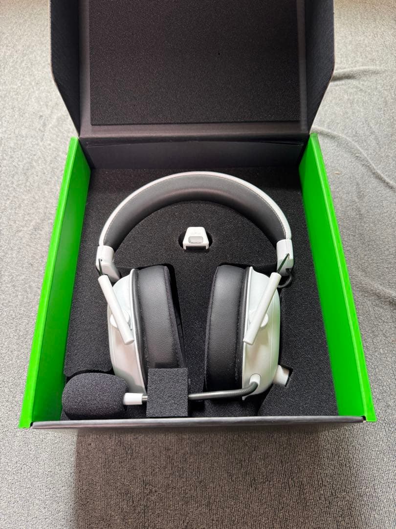 【ぺっちゃん】【中古美品】Razer BlackShark V2 HS
