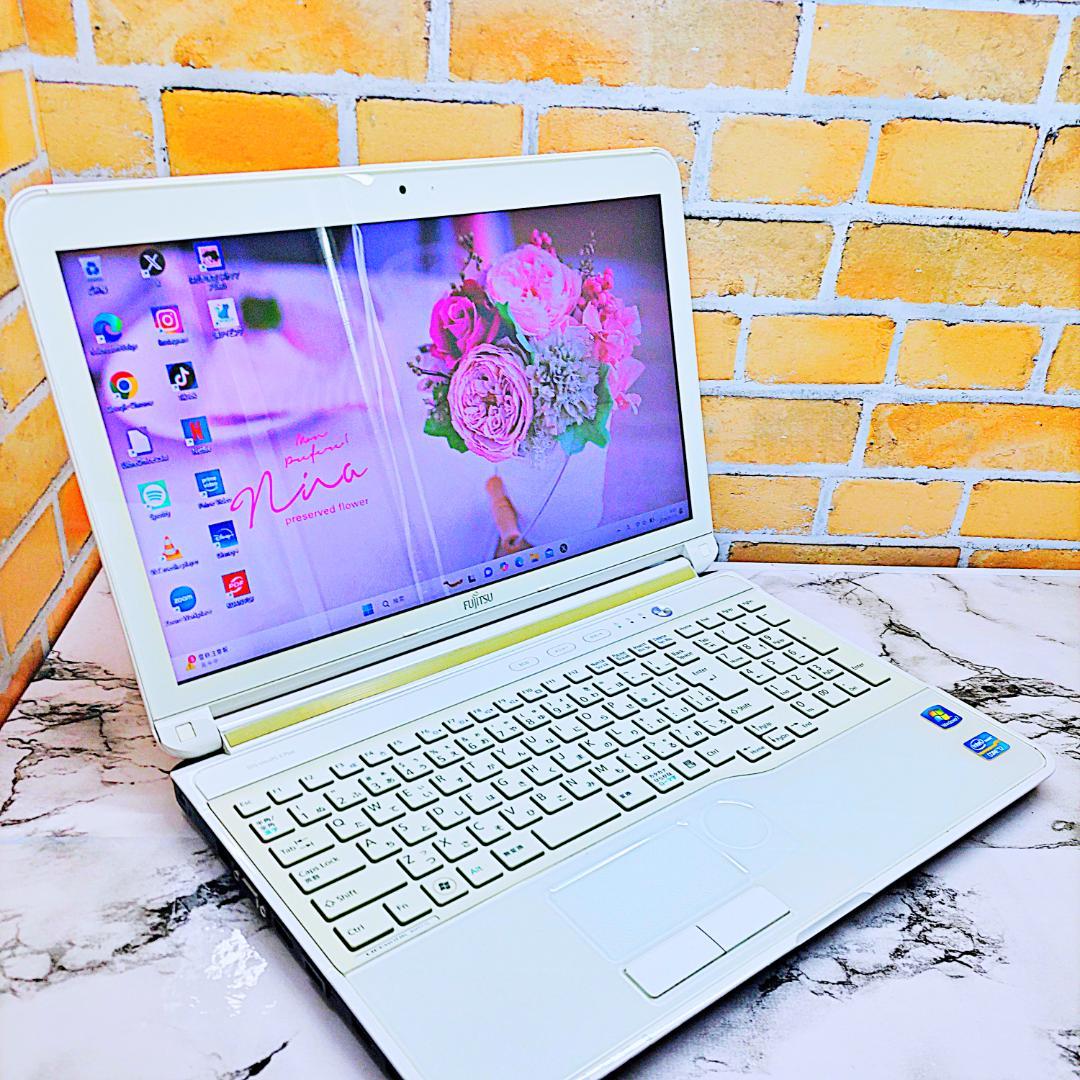 初心者さん向け簡単ノートパソコン❤️爆速SSD❤️メモリ8G✨ハイスぺPC☘️