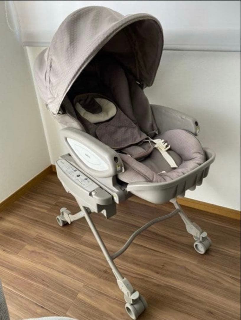 アップリカ　ユラリズム　オートプレミアム　ハイローベッド&チェア