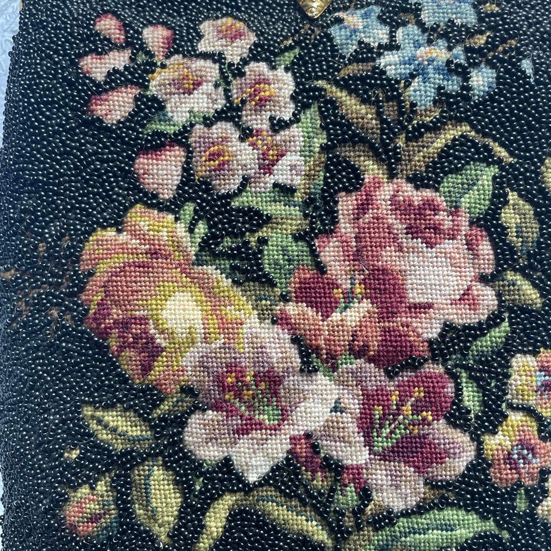 手刺繍　ビーズバッグ　ゴブラン織り 　和装　パーティーバッグ　プチポアン　がま口