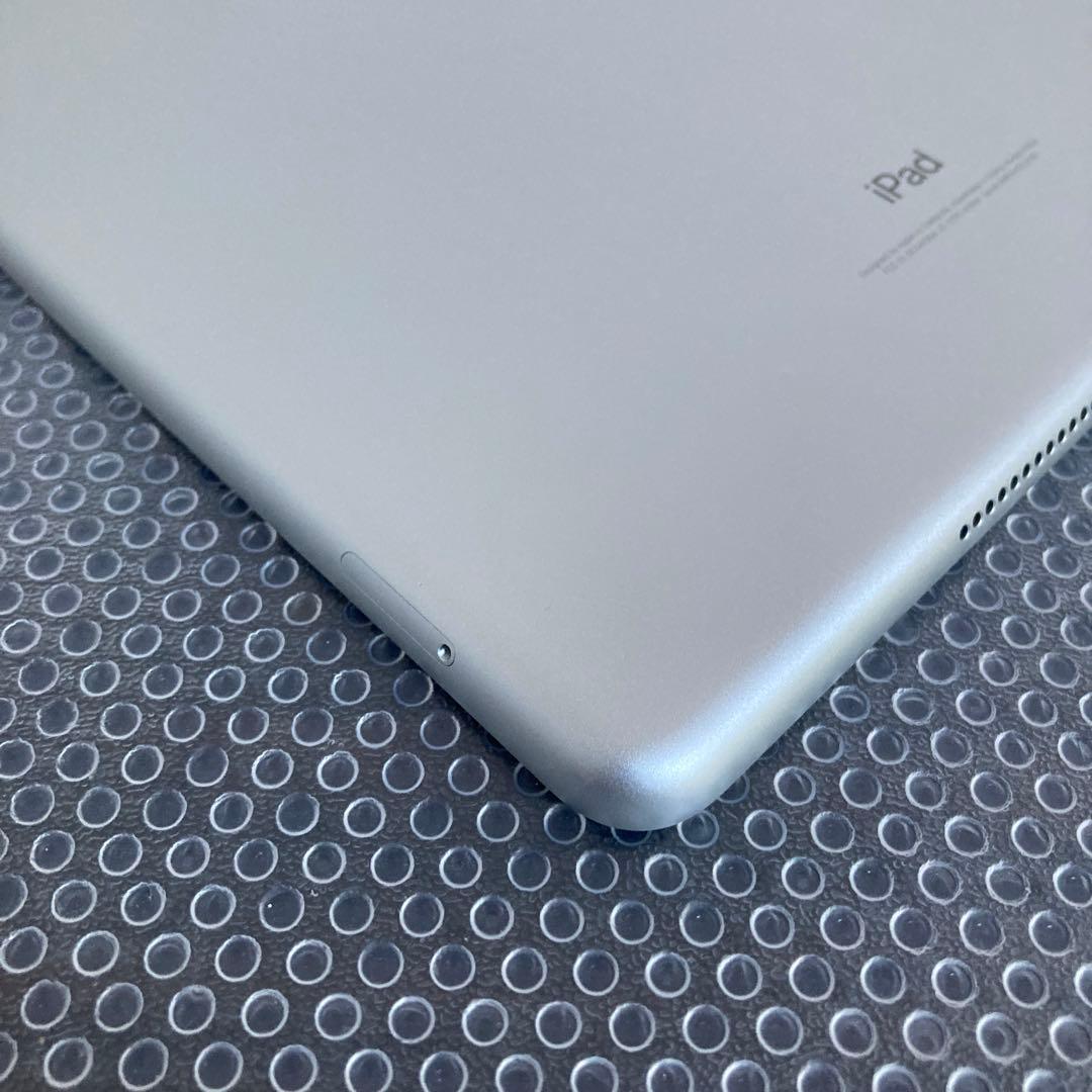 3952【早い者勝ち】美品☆iPad6 第6世代 32GB SIMフリー☆