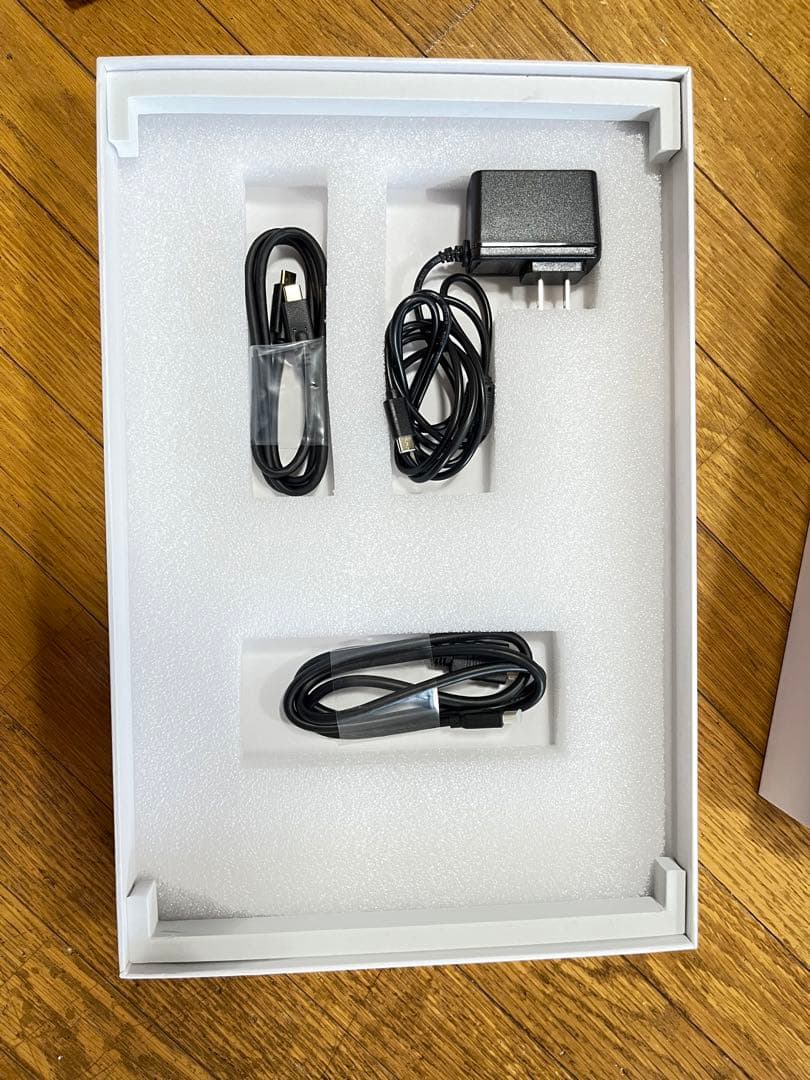 【美品】モバイルモニター 15.6インチ InnoView モバイルディスプレイ