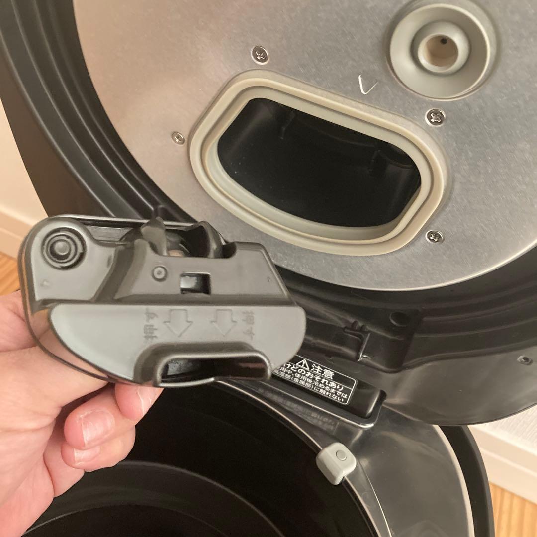 ジャンク品　東芝 TOSHIBA RC-18VSV IH炊飯器 ブラック 一升