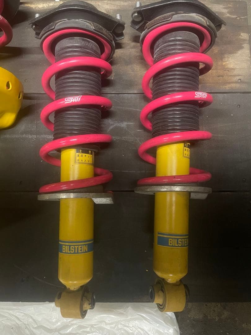 レヴォーグ　VM4 ビルシュタイン STI コイルスプリング　BILSTEIN