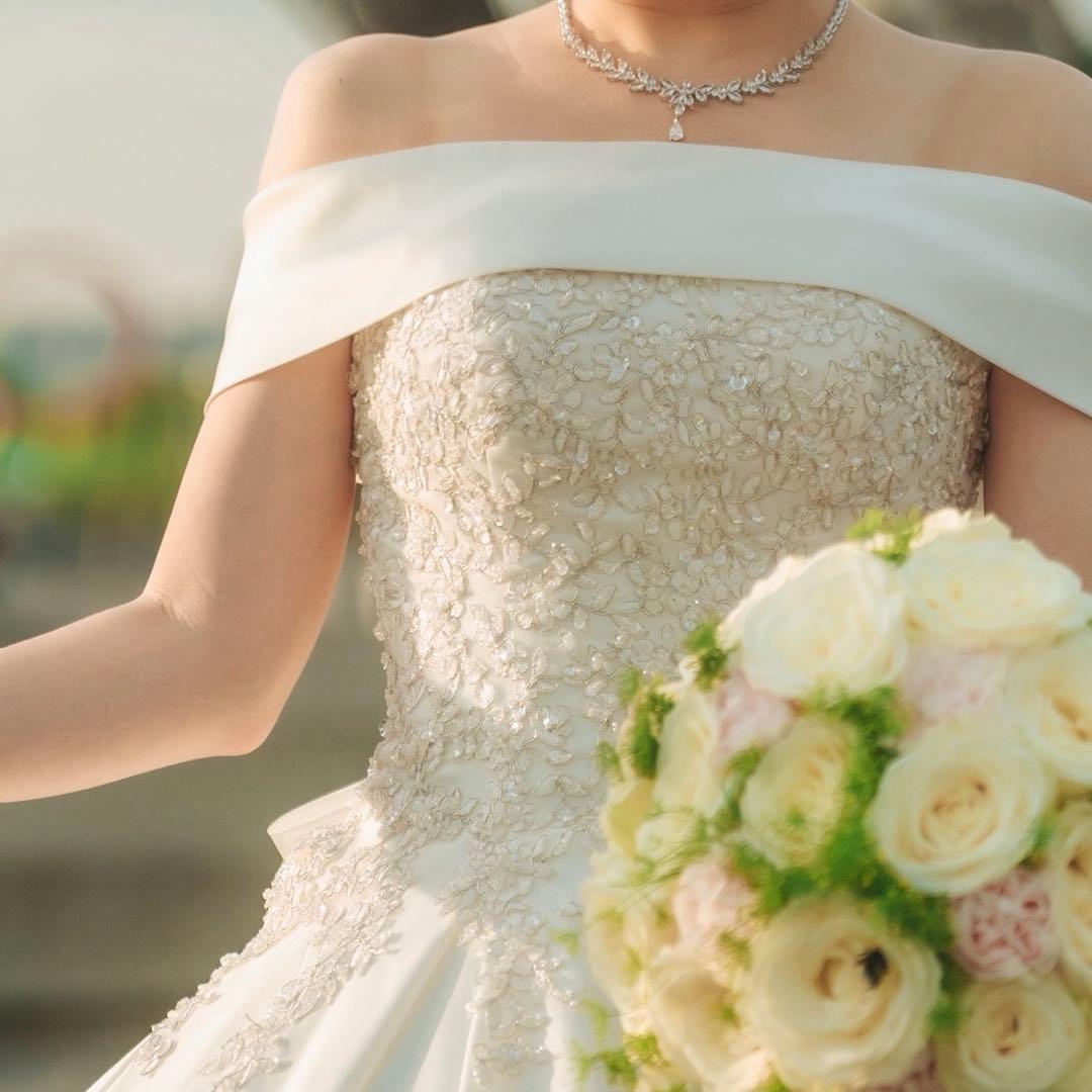 【美品】YNSwedding プリンセスライン　ウェディングドレスロイヤルサテン